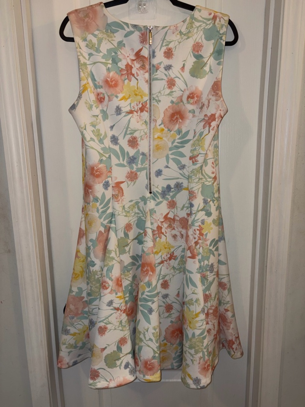Calvin Klein Floral Sleeveless Dress in Multi-Color floral NWOT - Picture 3 of 3